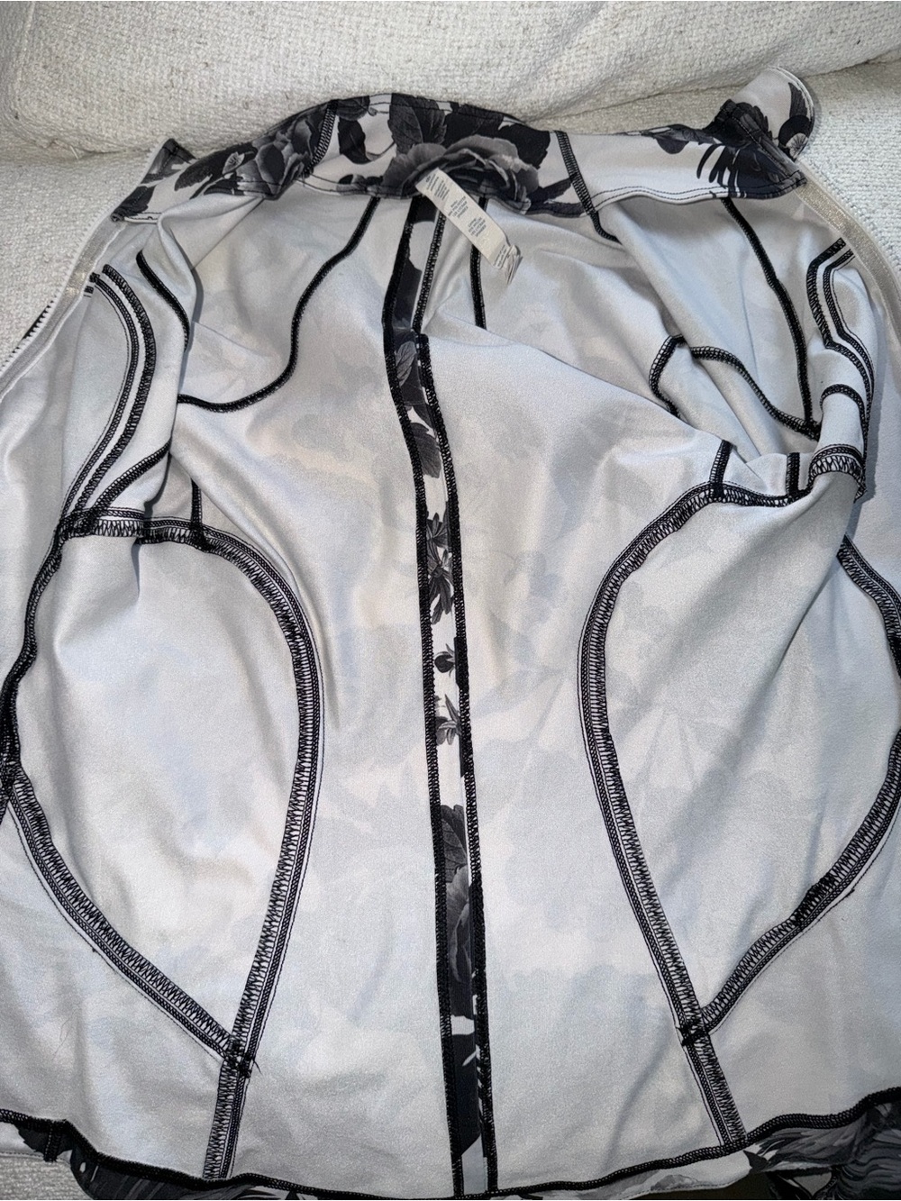 Lululemon Brisk Bloom Jacket SZ 2 - Picture 12 of 13
